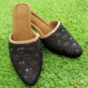 Women Mules/Jutti  - Black