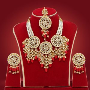 Best Quality Kundan Necklace Set With Earrings & Mang Tikka