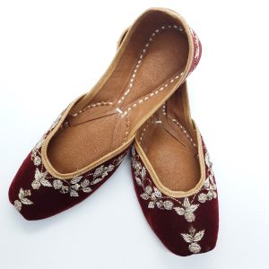 Maroon Embroidery Jutti / Majori