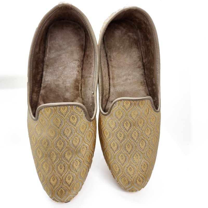 Golden leather sherwani jutti