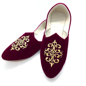 maroon velvet jutti