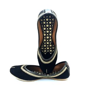 Black Velvet Punjabi Jutti