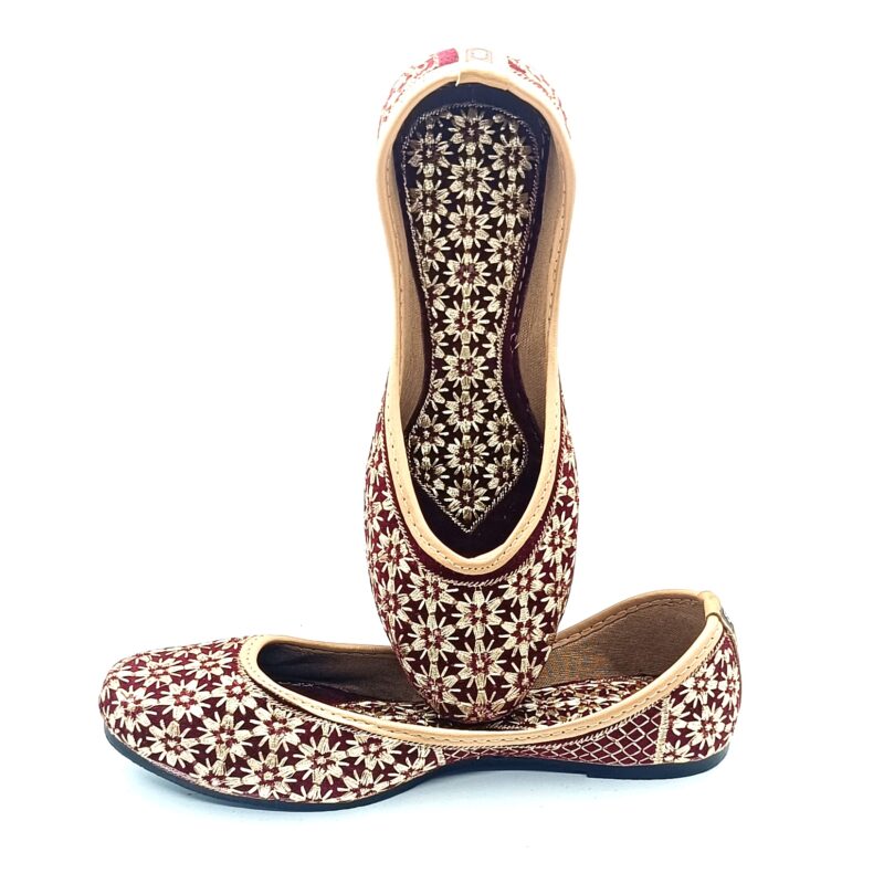 Maroon Golden Embroidered Punjabi Jutti