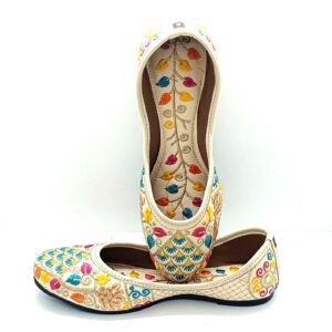 Multi-colour Embroidered Punjabi jutti