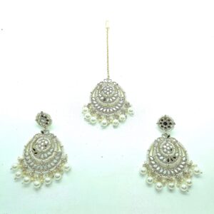 Cream White Mang Tikka Set With Earrings