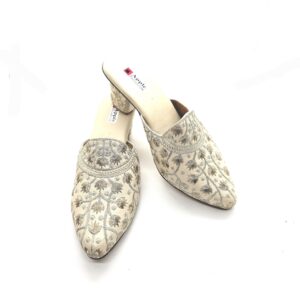 Embroidered Heal Jutti