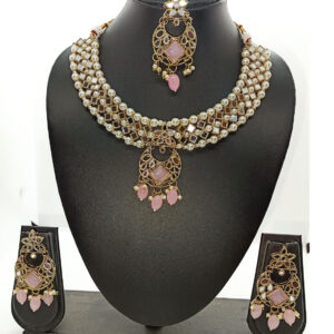 Pink Kundan Necklace with earrings and maang tikka